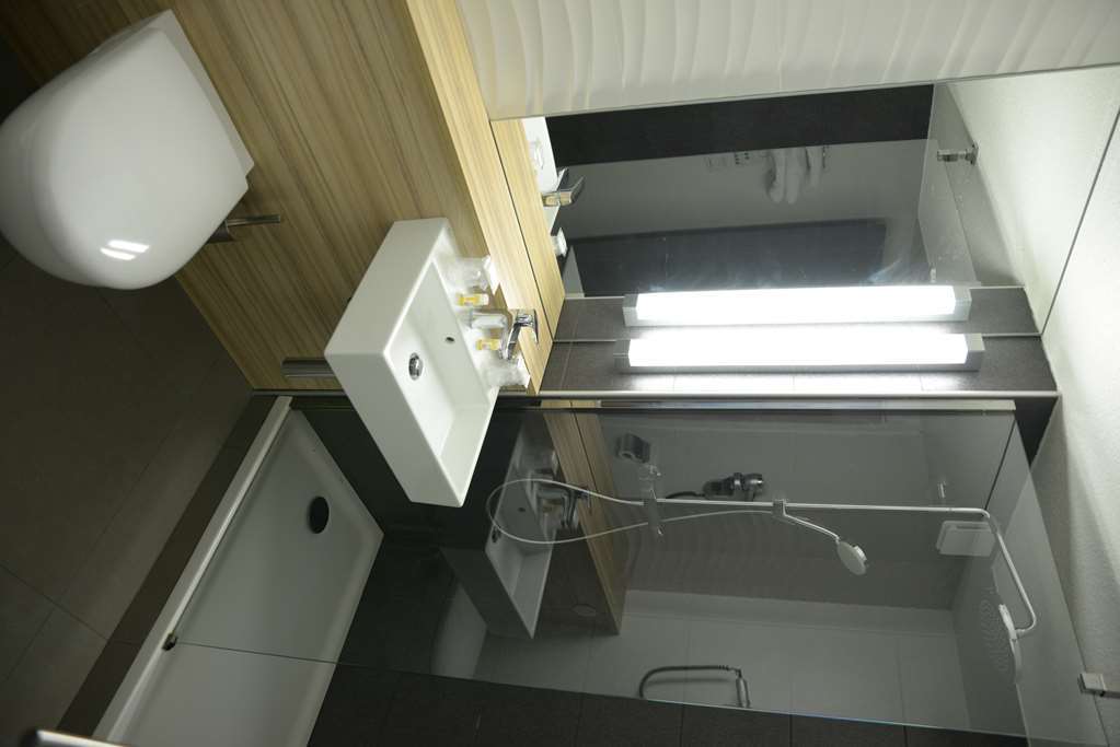 Campanile Sete - Balaruc Hotel Room photo